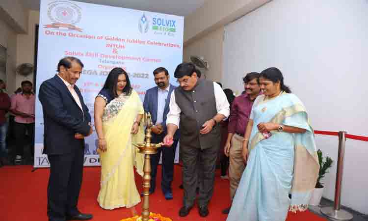 జేఎన్టీయూ జాబ్‌మేళాకు ‘యువ’ వెల్లువ