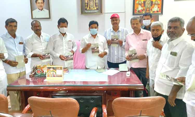 ప్రైవేట్‌ శక్తులకు కొమ్ముకాస్తున్న కేంద్రం