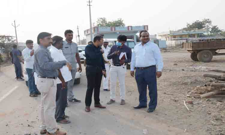 వందశాతం సీసీ రోడ్లు నిర్మించాలి