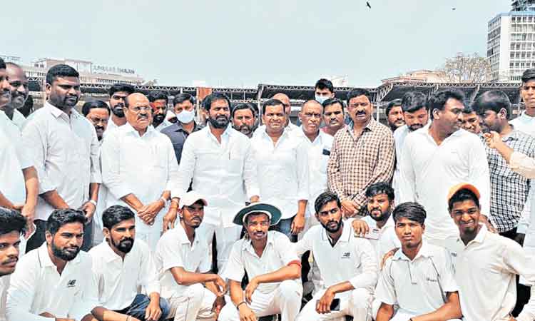 బ్లూస్ హైదరాబాద్ శుభారంభం