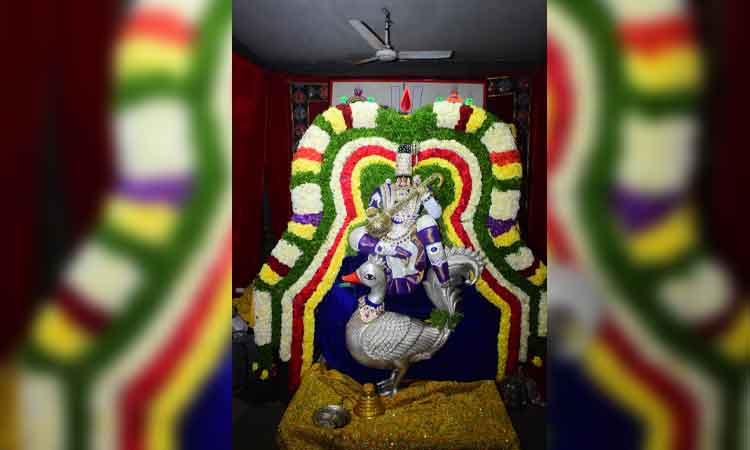 యాదాద్రిలో వైభవంగా అలంకారసేవోత్సవాలు