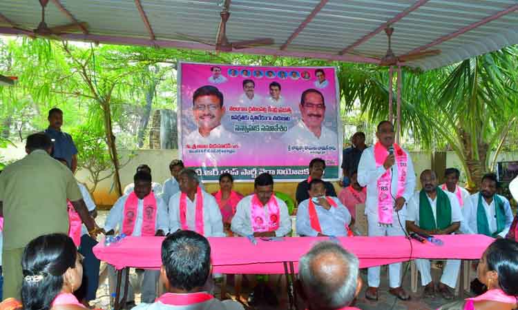 రైతు నిరంకుశ వైఖరి అవలంబిస్తున్న కేంద్రం