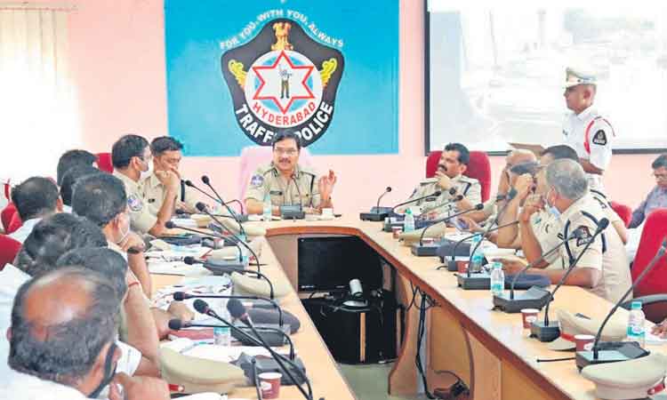 తీయకుంటే..తరలిస్తారు