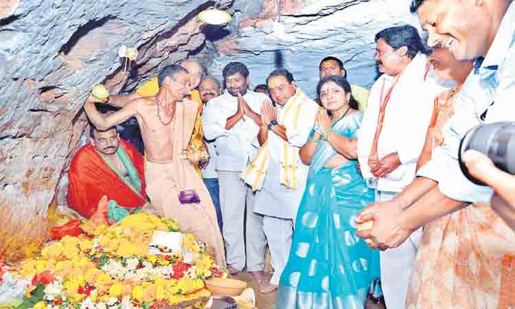 హరోం హర.. శివనామస్మరణతో మారుమోగిన శైవక్షేత్రాలు