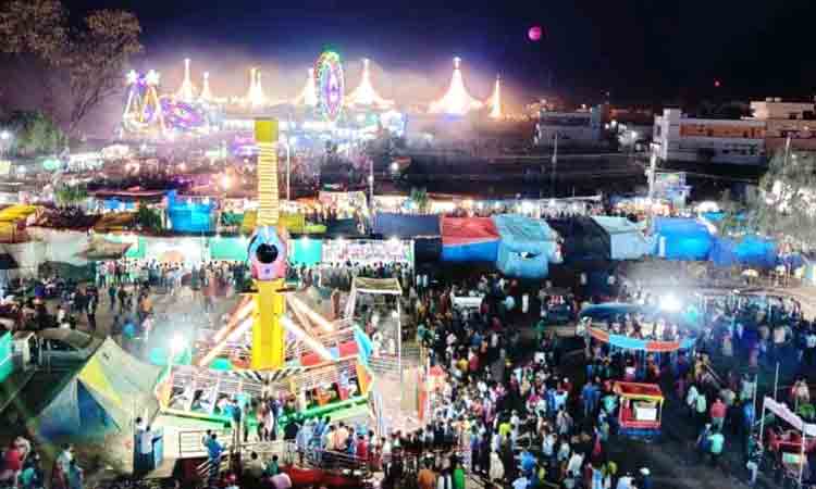 మేళ్లచెర్వుకు రెండోరోజూ పోటెత్తిన భక్తులు