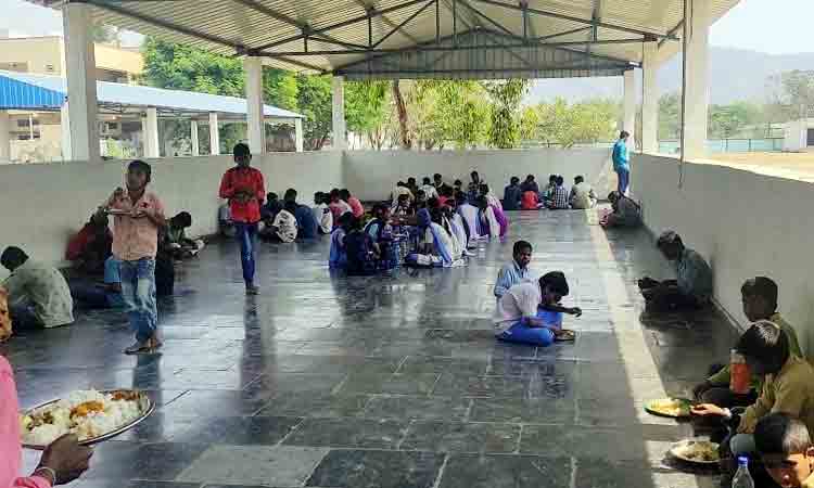 ఆంగ్ల మాధ్యమం..బంగరు భవితకు మార్గం