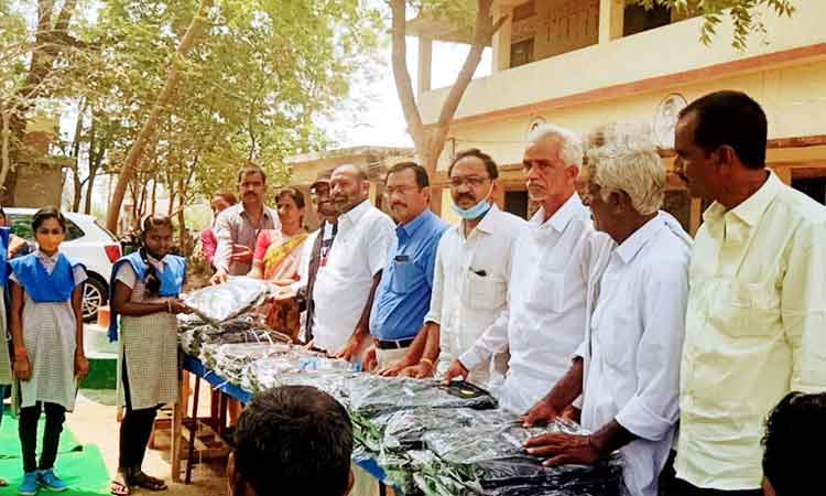 ఉపాధ్యాయులకు ఆంగ్ల మాధ్యమ శిక్షణ