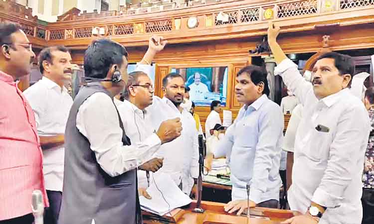 కేంద్ర మంత్రి బిశ్వేశ్వర్‌ను బర్తరఫ్‌ చేయాలి