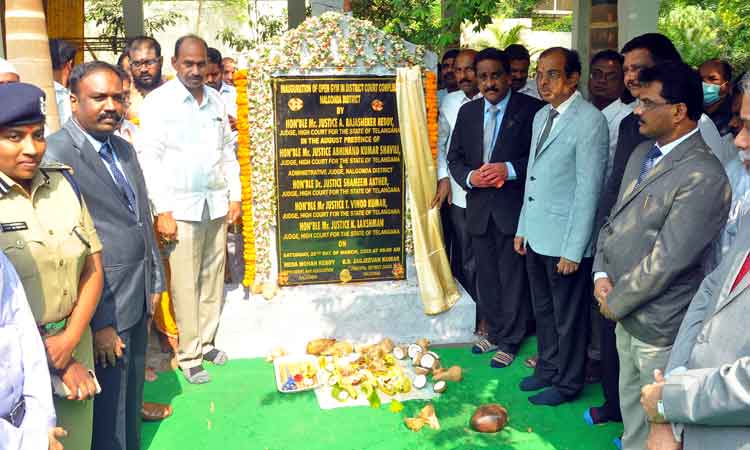 న్యాయవాదులు నైపుణ్యాలు పెంచుకోవాలి