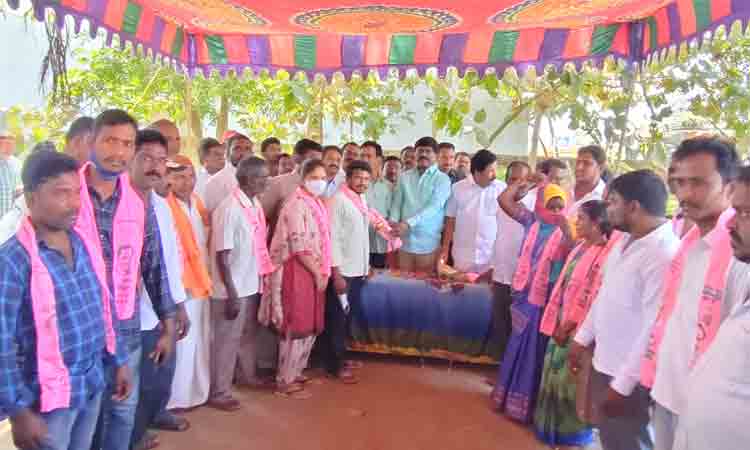 టీఆర్‌ఎస్‌ బలోపేతానికి కృషి చేయాలి