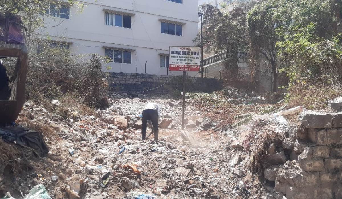 Government land | ఖరీదైన ప్రభుత్వ స్థలం ఆక్రమణకు యత్నం