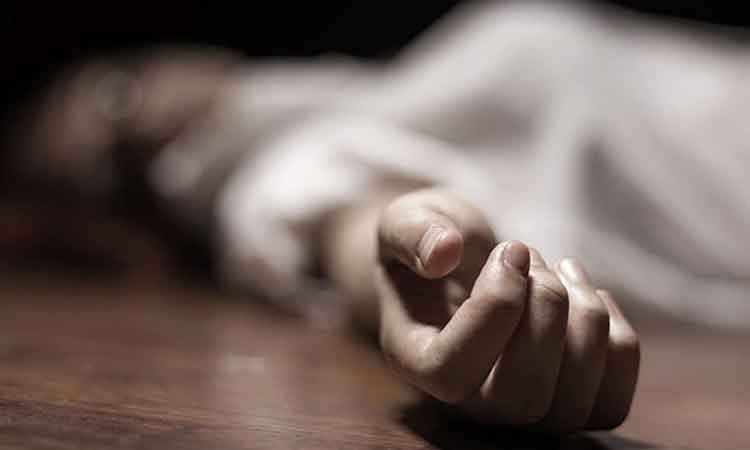 ఆటోలో వెళ్తుండగా వ్యక్తి దారుణ హత్య..