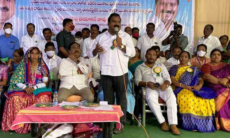 ప్రతి ఇంటికీ సంక్షేమ పథకాలు