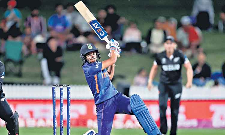 న్యూజిలాండ్‌ చేతిలో భారత్‌ ఓటమి