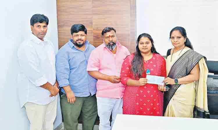 తెలంగాణ ఉద్యమకారిణి ఉన్నత విద్యకు ఆర్థిక అండ