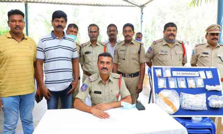 రూ.9 లక్షల విలువైన చోరీ సొత్తు రికవరీ