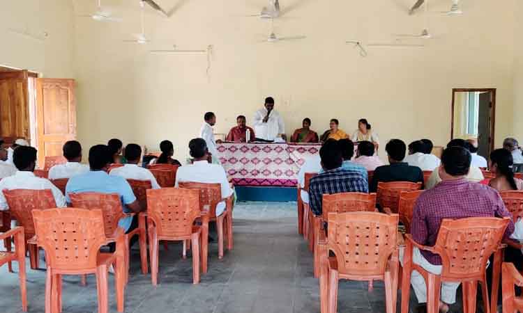 వడ్లను కేంద్రమే కొనాలని తీర్మానాలు