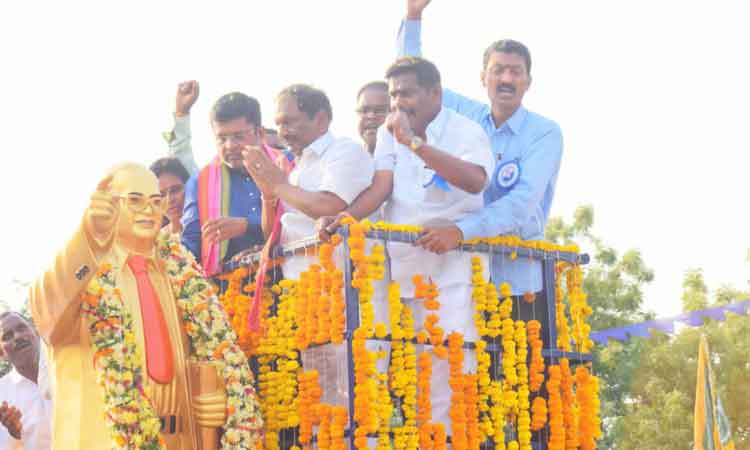 దళితుల అభ్యున్నతికే దళితబంధు