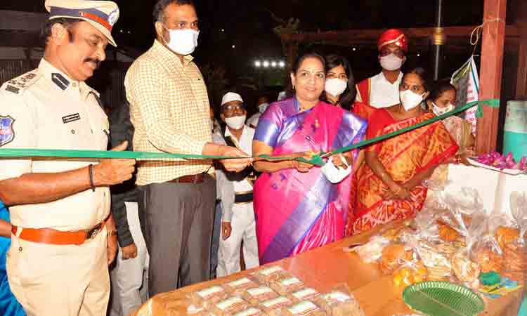 పుస్తక పఠనంతో విజ్ఞానం