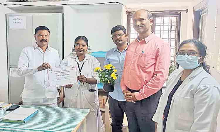 ఏఎన్‌ఎంలు, ఆశ వర్కర్లకు సన్మానం