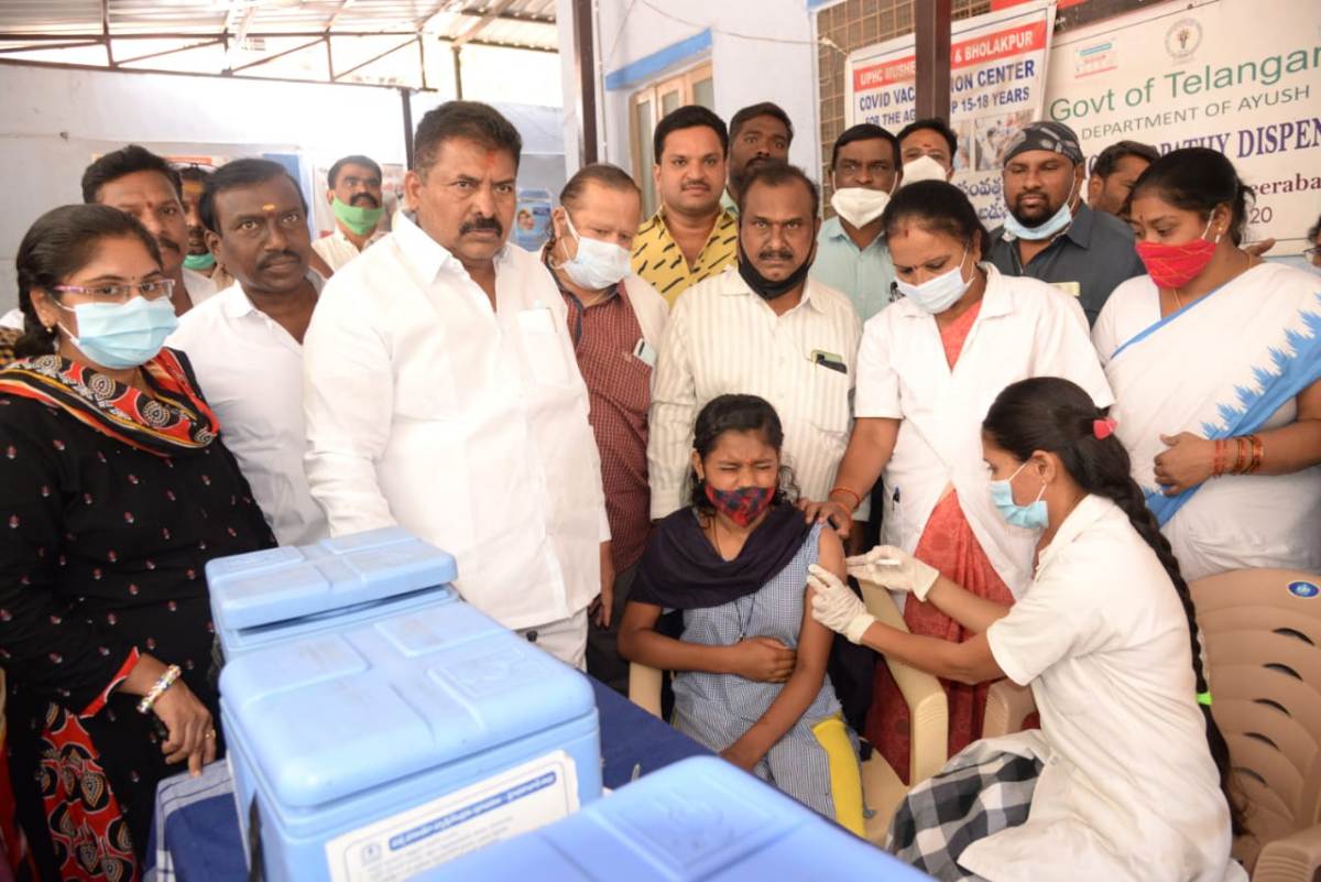 Vaccination for kids | తప్పని సరిగా టీకా వేయించుకోవాలి : ఎమ్మెల్యే ముఠా గోపాల్‌