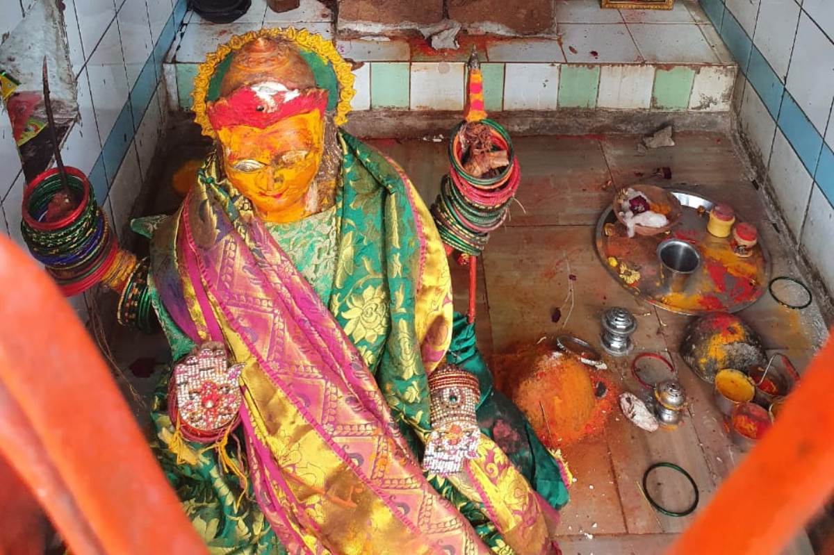 Theft at temple | పోచమ్మ ఆలయంలో చోరీ