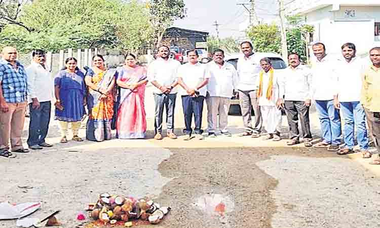 రాజకీయాలకతీతంగా అభివృద్ధి : ఎంపీపీ