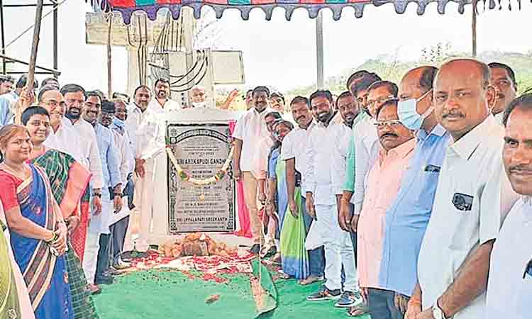 నాయినమ్మకుంట సుందరీకరణ చేసిన ఎమ్మెల్యే విప్‌ అరెకపూడి గాంధీ