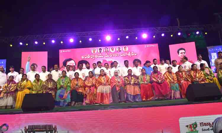 అతివల సంబురం అదుర్ప్‌