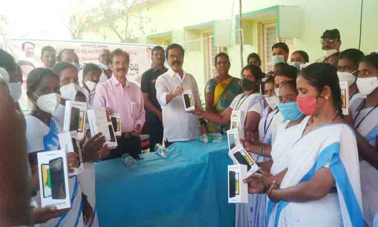 ఆశ వర్కర్ల సేవలు మరువలేనివి