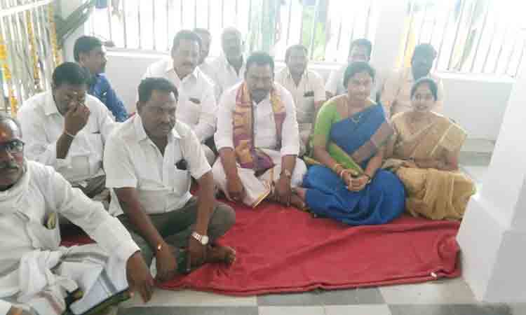 ఆలయాల అభివృద్ధికి సీఎం కేసీఆర్‌ కృషి