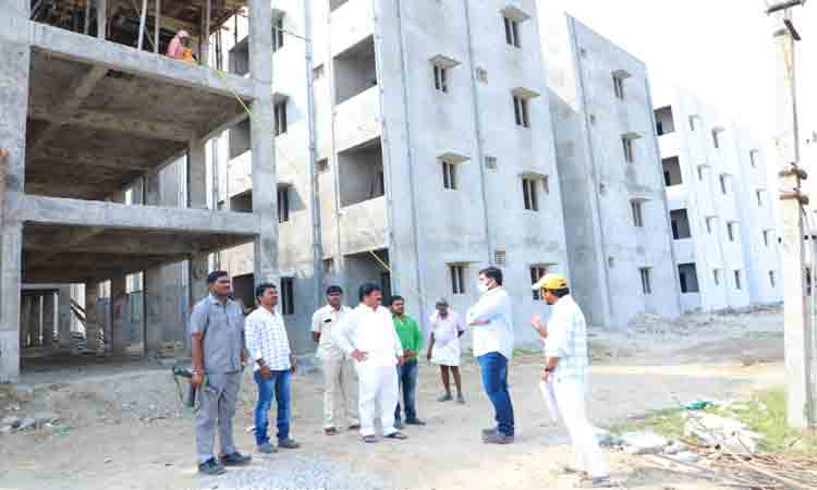 పేదల సొంతింటి కలను నెరవేరుస్తాం