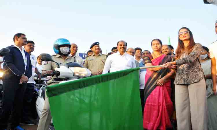 మహిళల్లో మార్పు రావాలి