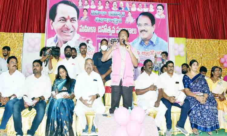 ఆడబిడ్డలకు సీఎం కేసీఆర్‌ అండ