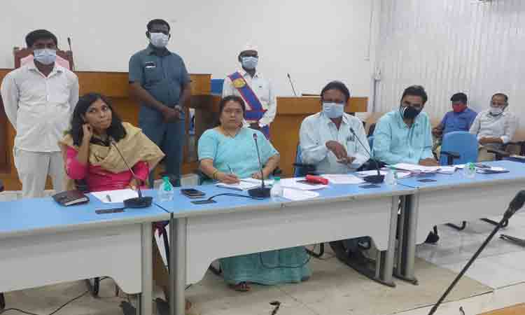 వేసవిలో రోజూ తాగునీరు అందించాలి