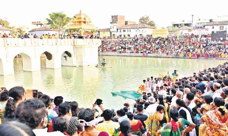 కమనీయం.. తెప్పోత్సవం
