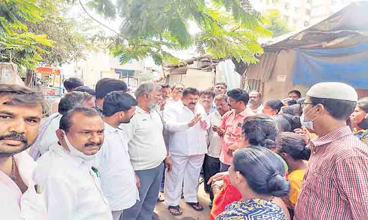 భగత్‌సింగ్‌నగర్‌ బస్తీలో గుడిసెల దగ్ధం