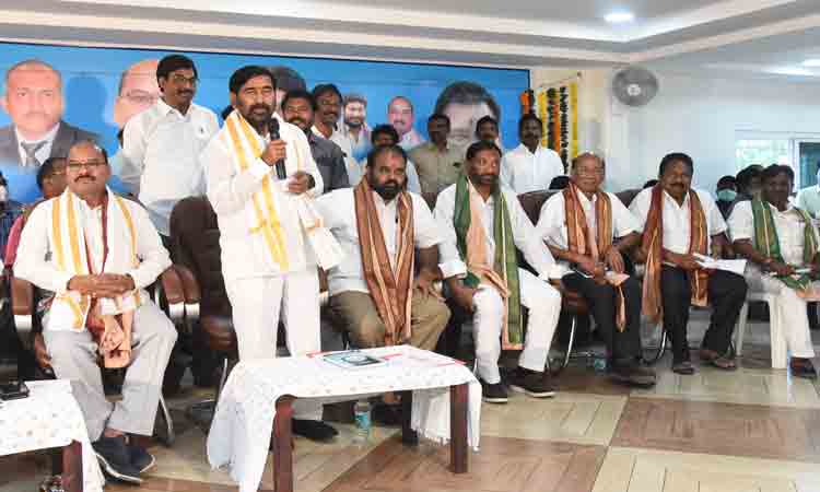 ఉద్యోగులను దోచుకుంటున్న మోదీ