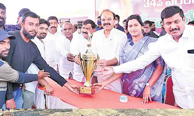 ఆశయ సాధనకు కృషి చేయాలి