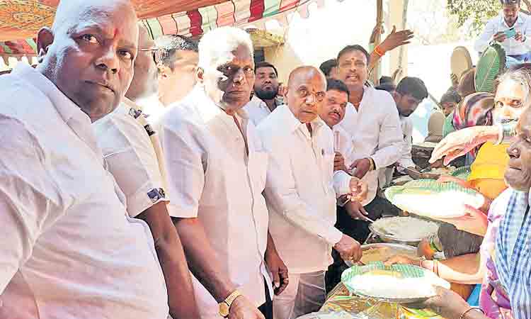 ఆలయాల అభివృద్ధికి ప్రభుత్వం కృషి