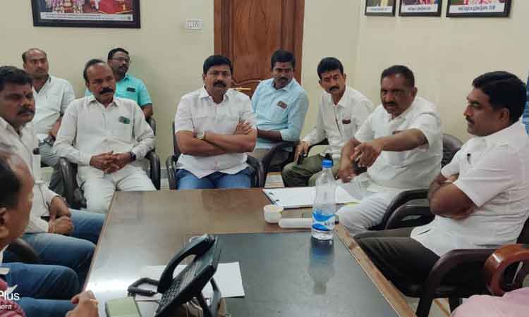 టీఆర్‌ఎస్‌ సమావేశానికి తరలిరావాలి