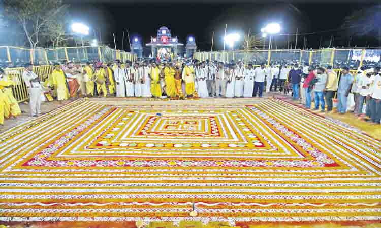 వైభవంగా ‘మల్లన్న’ పెద్దపట్నం