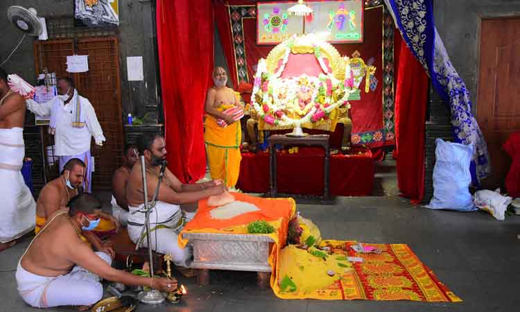 యాదాద్రిలో నిత్యకల్యాణోత్సవం