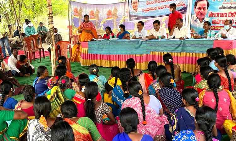 దళితబంధుతో ఆర్థికంగా ఎదుగాలి