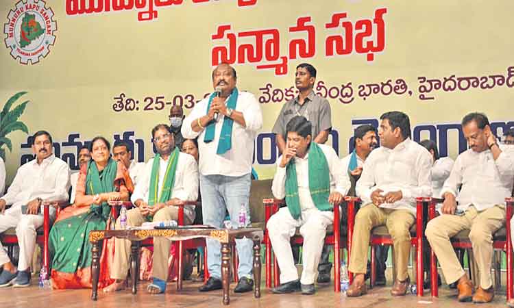 కులాల సంక్షేమానికి కేసీఆర్‌ కృషి