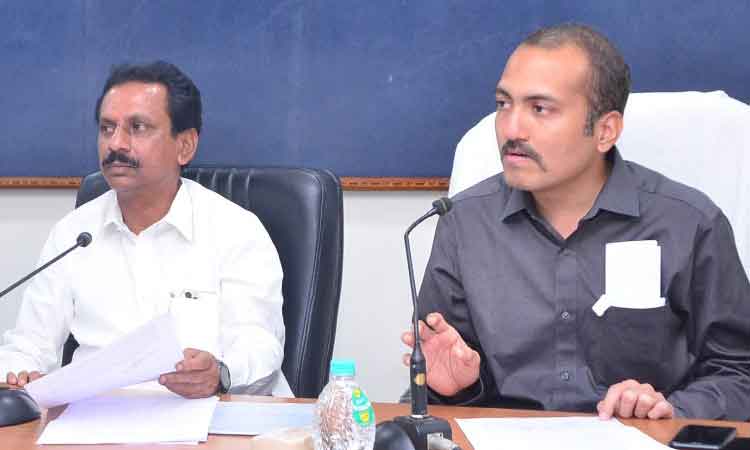 నిర్వాసితులకు పరిహారం వెంటనే చెల్లించాలి