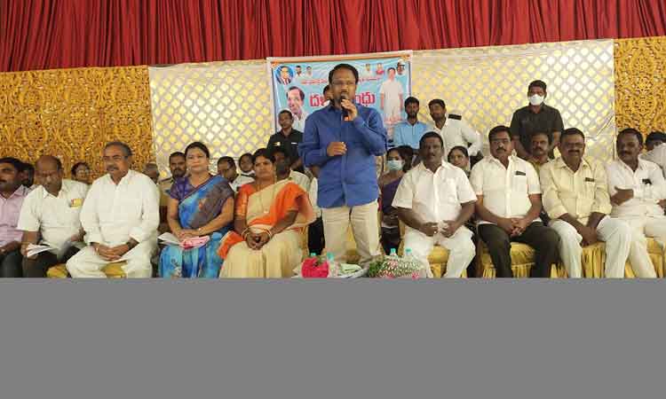 దళితబంధుతో బాగుపడాలె..