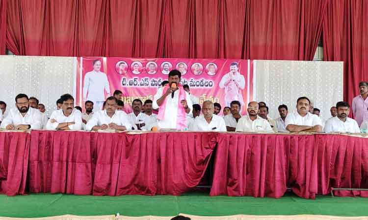 కాంగ్రెస్‌, బీజేపీలను పాతరేయాలి