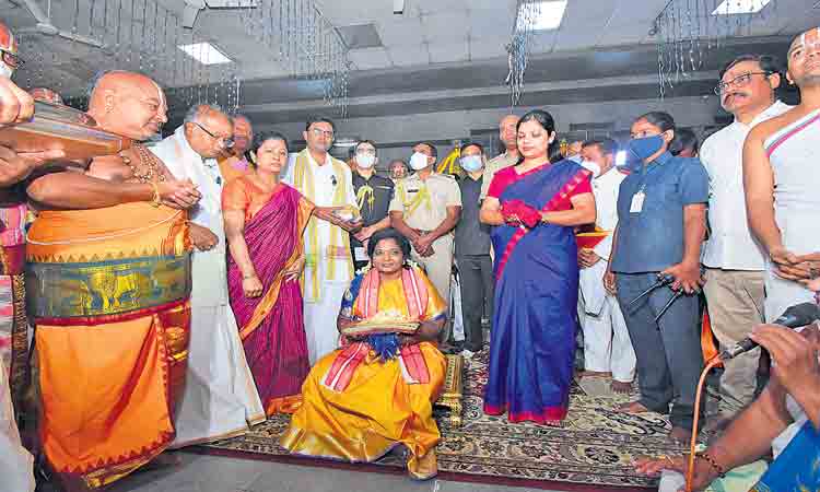 యాదాద్రి పునర్నిర్మాణం మహాద్భుతం