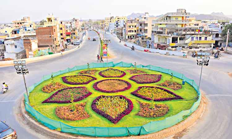 యాదాద్రి పచ్చందాల లోగిలి